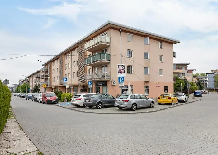 Cozy Apartment With Balcony Chmieleniec By Noclegi Renters
